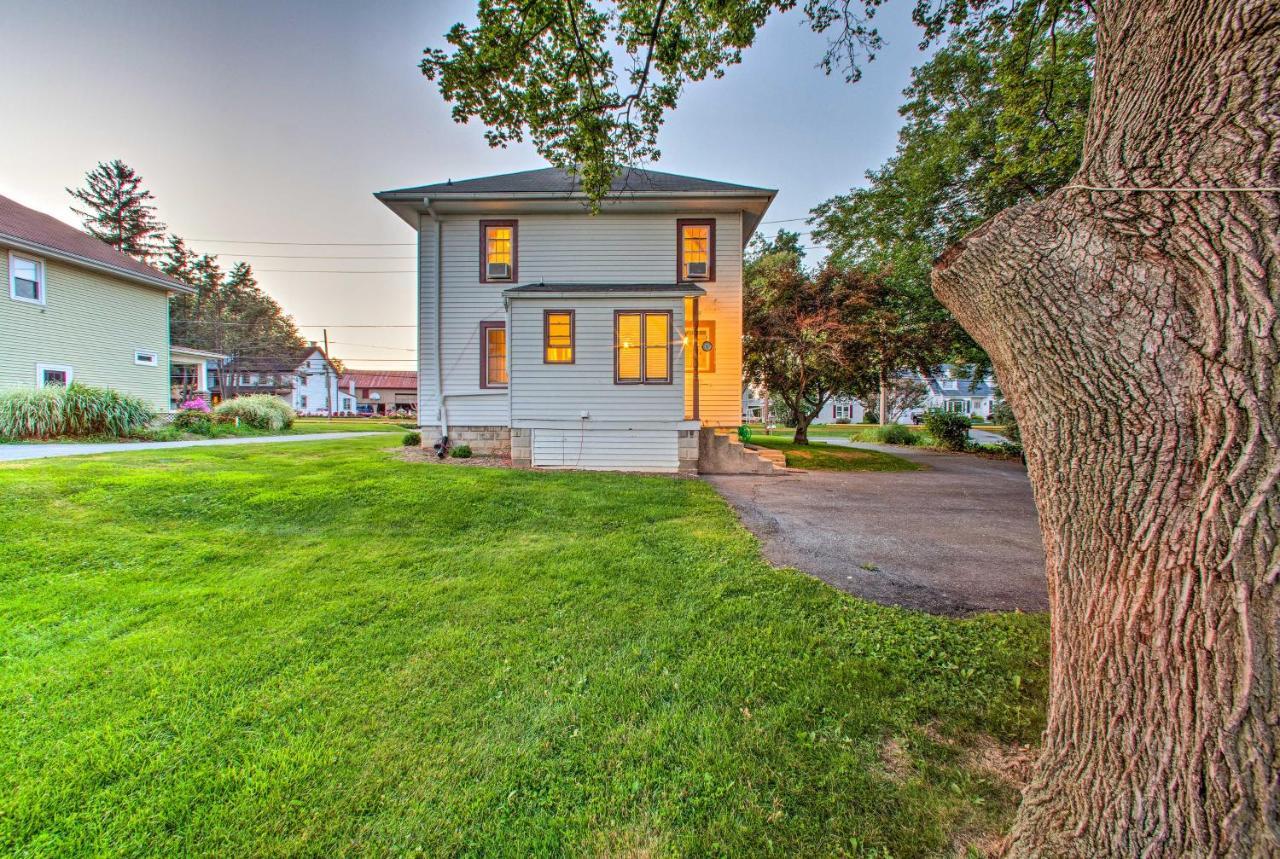 Whimsical House With Porch Near Amish Farm Holiday home *